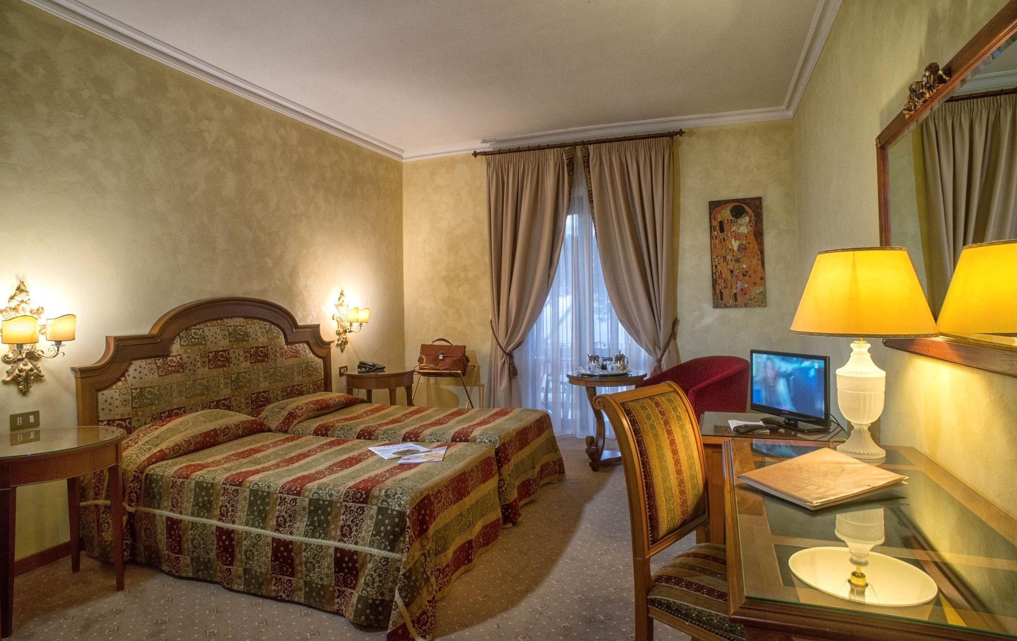 Grand Hotel Helio Cabala Marino Luaran gambar