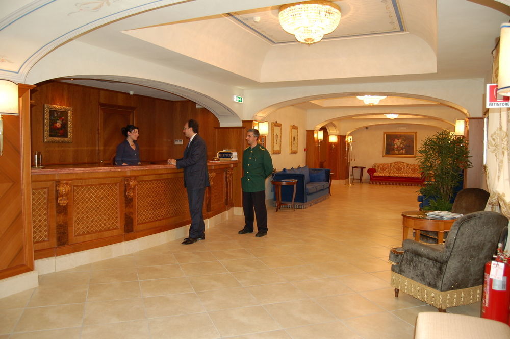 Grand Hotel Helio Cabala Marino Luaran gambar